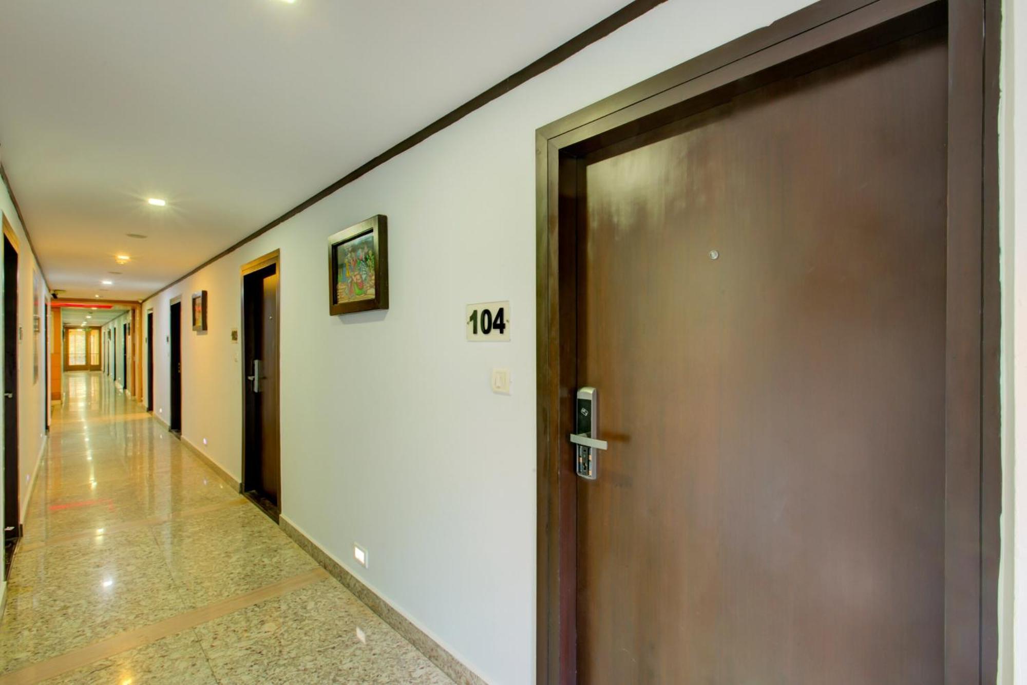 Super Townhouse Oak Jvh Hotel バンガロール エクステリア 写真