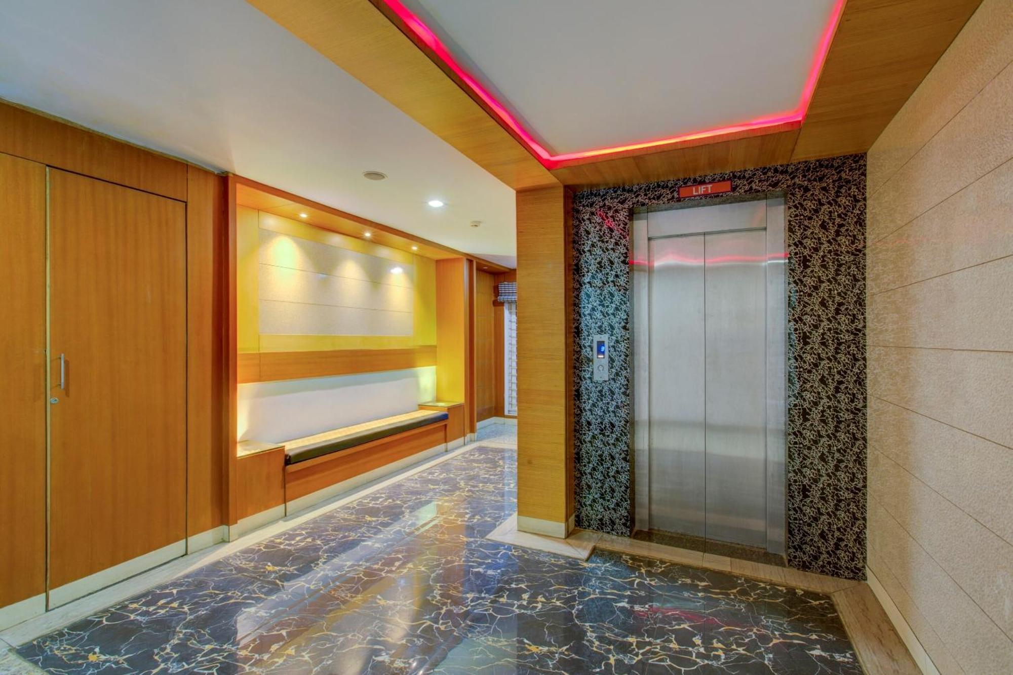 Super Townhouse Oak Jvh Hotel バンガロール エクステリア 写真