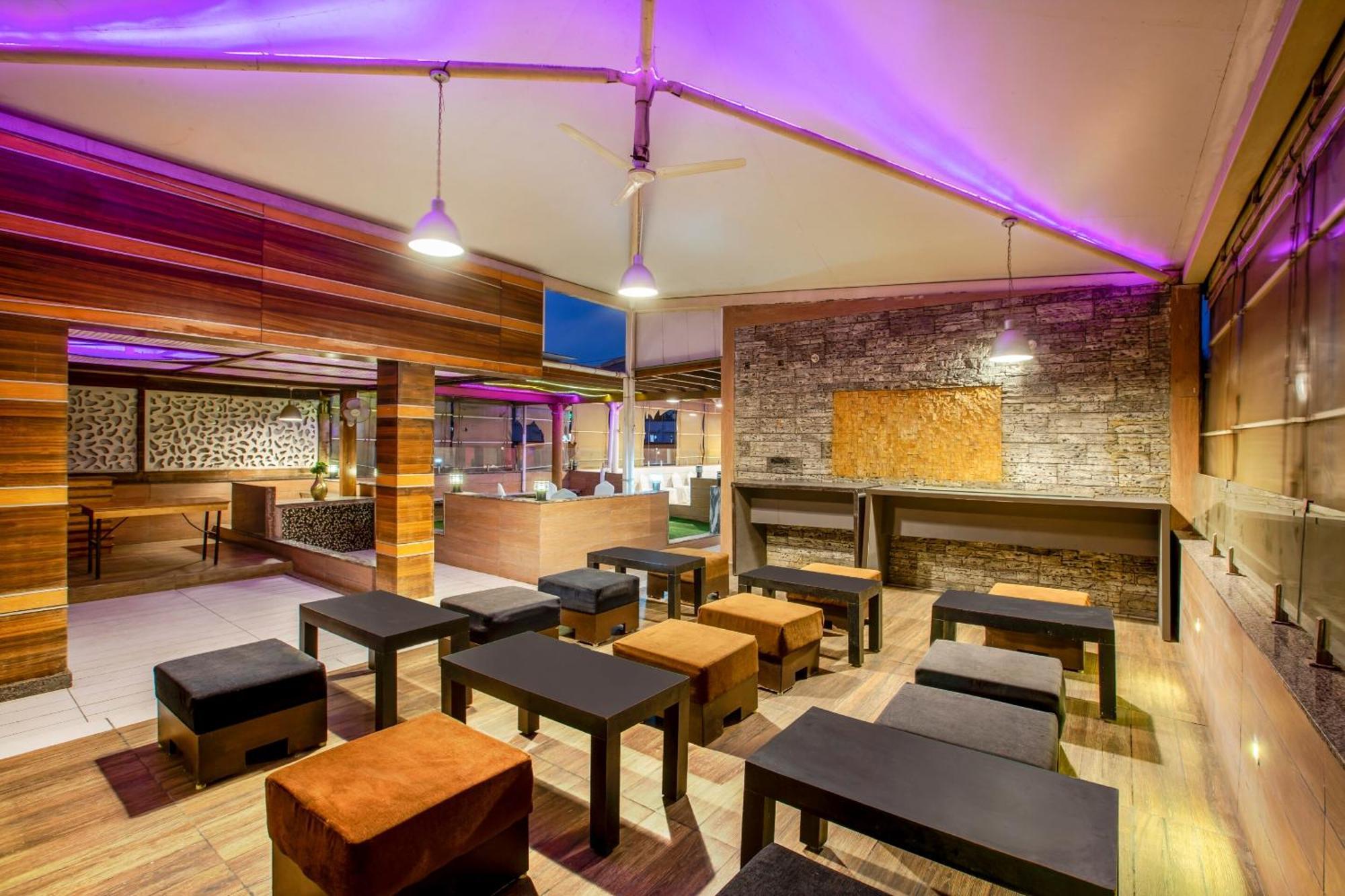Super Townhouse Oak Jvh Hotel バンガロール エクステリア 写真